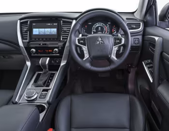 Торпедо Mitsubishi Pajero Sport [South Africa] '2020–25