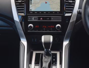 Interior Mitsubishi Pajero Sport [Australia] '2020–pr.
