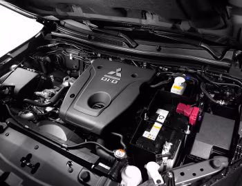 Под капотом Mitsubishi Pajero Sport HPE-S [Latam] '2020–н.в.