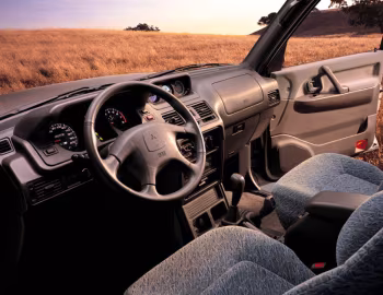 Интерьер Mitsubishi Pajero Wagon [Worldwide] '1997–99