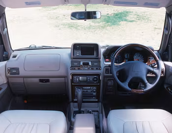 Painel frontal Mitsubishi Pajero Wagon [Japan] '1997–99