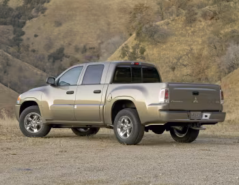 2006–09 Mitsubishi Raider Double Cab [North America] '2005–09