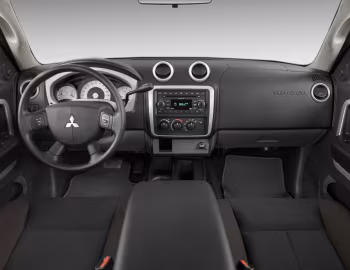 Торпедо 2006–09 Mitsubishi Raider Double Cab [North America] '2005–09
