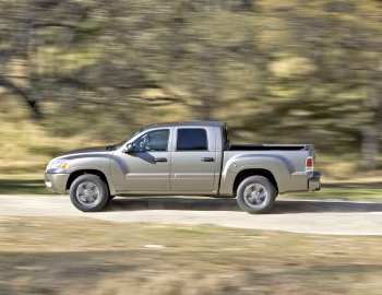 2006–09 Mitsubishi Raider Double Cab [North America] '2005–09
