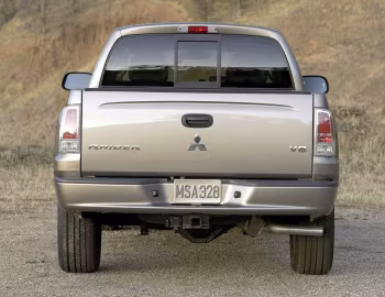 2006–09 Mitsubishi Raider Double Cab [North America] '2005–09