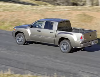 2006–09 Mitsubishi Raider Double Cab [North America] '2005–09