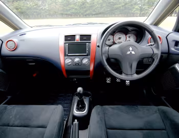 Торпедо Mitsubishi Colt Ralliart Version-R '05.2006–08