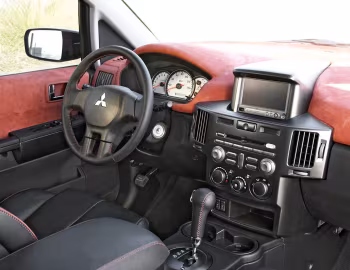 Интерьер Mitsubishi Endeavor Ralliart Concept '11.2004