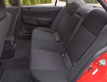 Інтер'єр 2006–07 Mitsubishi Lancer Ralliart [North America] '2005–07