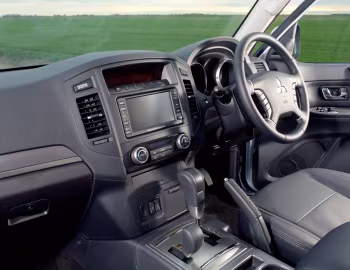 Торпедо Mitsubishi Shogun 3-door [UK-spec] '2006–11