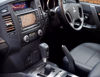 Торпедо Mitsubishi Shogun 5-door [UK-spec] '2006–11