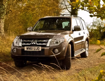 Mitsubishi Shogun 5-door [UK-spec] '2011–14