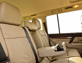 Interior Mitsubishi Shogun 5-door [UK-spec] '2011–14