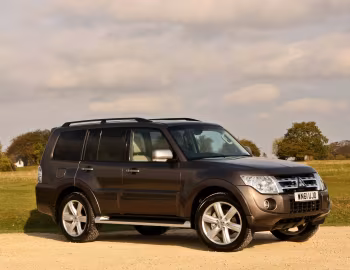 Mitsubishi Shogun 5-door [UK-spec] '2011–14