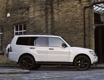 Mitsubishi Shogun "Black" [UK-spec] '2012