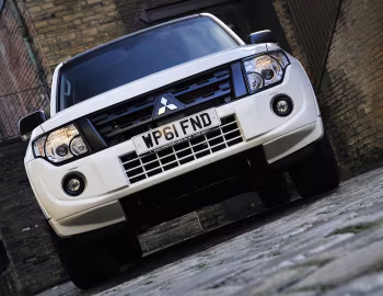 Mitsubishi Shogun "Black" [UK-spec] '2012
