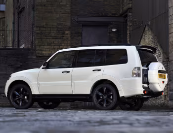 Mitsubishi Shogun "Black" [UK-spec] '2012