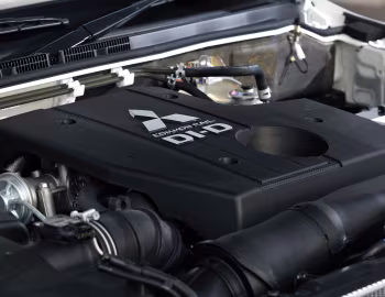Под капотом Mitsubishi Shogun "Black" [UK-spec] '2012
