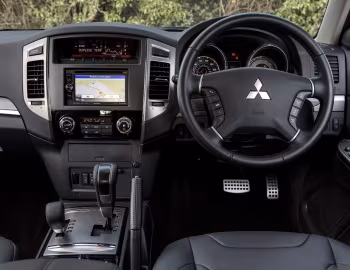 Торпедо Mitsubishi Shogun SWB "Barbarian" [UK-spec] '2015