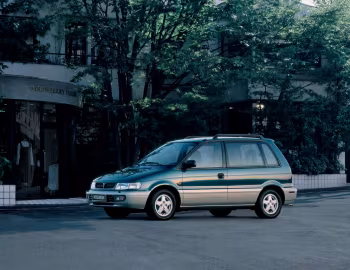 Mitsubishi Space Runner (N10W) '1995–10.1997