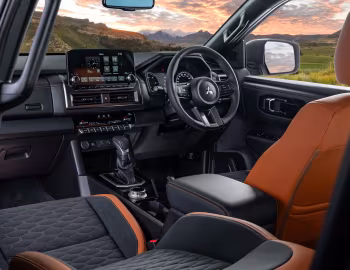 Interior Mitsubishi Triton Bi-Turbo Double Cab [South Africa] '2026