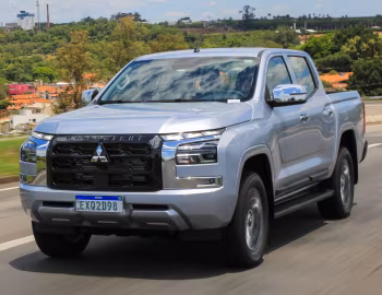 Mitsubishi Triton HPE [Latam] '2024–pr.
