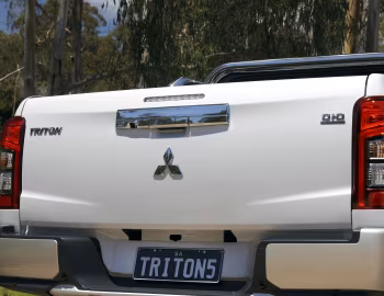 Mitsubishi Triton GLS Premium Club Cab [Australia] '2019–24