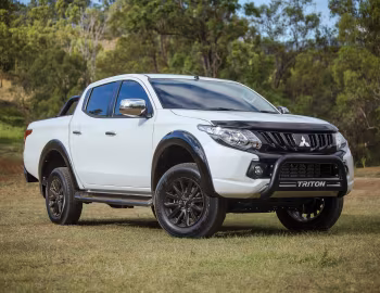 Mitsubishi Triton GLS "Sports Edition" Double Cab [Australia] '2017–18