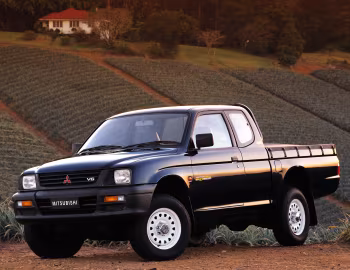 Mitsubishi Triton GLX Club Cab [Australia] (MK) '1996–2001