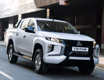 Mitsubishi Triton GLX "Limited Edition" Double Cab [South Africa] '2023–24