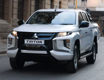 Mitsubishi Triton GLX "Limited Edition" Double Cab [South Africa] '2023–24