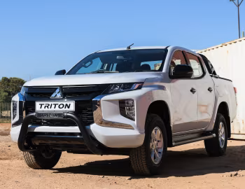 Mitsubishi Triton GLX "Limited Edition" Double Cab [South Africa] '2023–24