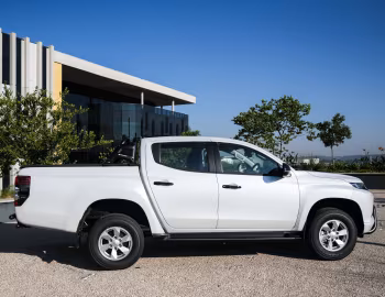 Mitsubishi Triton GLX "Limited Edition" Double Cab [South Africa] '2023–24