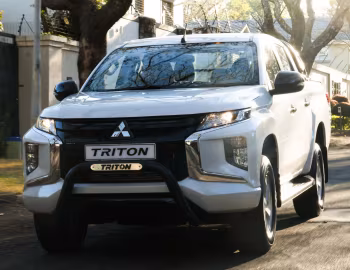 Mitsubishi Triton GLX "Limited Edition" Double Cab [South Africa] '2023–24