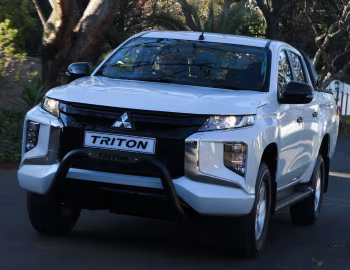 Mitsubishi Triton GLX "Limited Edition" Double Cab [South Africa] '2023–24
