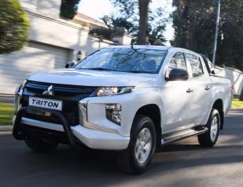 Mitsubishi Triton GLX "Limited Edition" Double Cab [South Africa] '2023–24