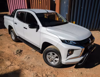 Mitsubishi Triton GLX "Limited Edition" Double Cab [South Africa] '2023–24