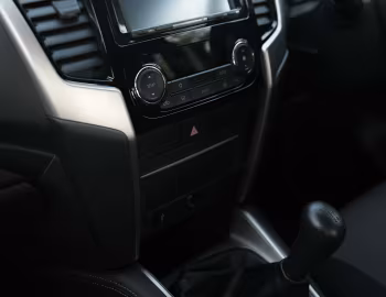 Interior Mitsubishi Triton GLX "Limited Edition" Double Cab [South Africa] '2023–24