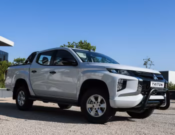 Mitsubishi Triton GLX "Limited Edition" Double Cab [South Africa] '2023–24