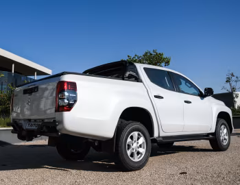 Mitsubishi Triton GLX "Limited Edition" Double Cab [South Africa] '2023–24