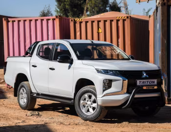 Mitsubishi Triton GLX "Limited Edition" Double Cab [South Africa] '2023–24