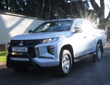 Mitsubishi Triton GLX "Limited Edition" Double Cab [South Africa] '2023–24