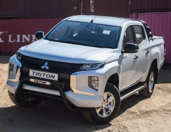Mitsubishi Triton GLX "Limited Edition" Double Cab [South Africa] '2023–24