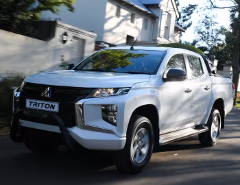 Mitsubishi Triton GLX "Limited Edition" Double Cab [South Africa] '2023–24