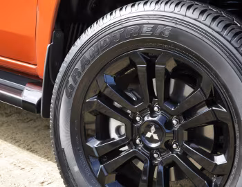 Mitsubishi Triton GSR Double Cab [Australia] '2020–24