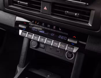 Interior Mitsubishi Triton GSR Double Cab Pre-production [Australia] '12.2023