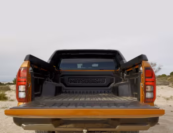 Porta-malas Mitsubishi Triton GSR Double Cab Pre-production [Australia] '12.2023