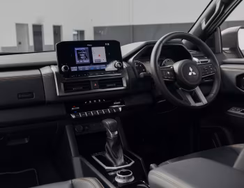 Panneau avant Mitsubishi Triton Raider [Australia] '2026