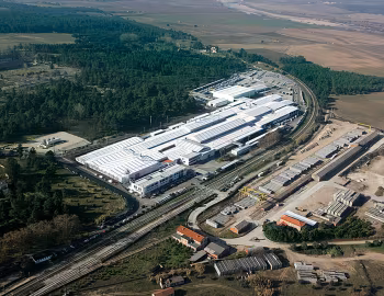 Mitsubishi Fuso Truck Europe S.A., Tramagal Plant (Portugal) '02.1980–pr.