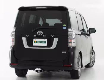 Modellista Toyota Voxy "Street Billet Kit" '2009–10